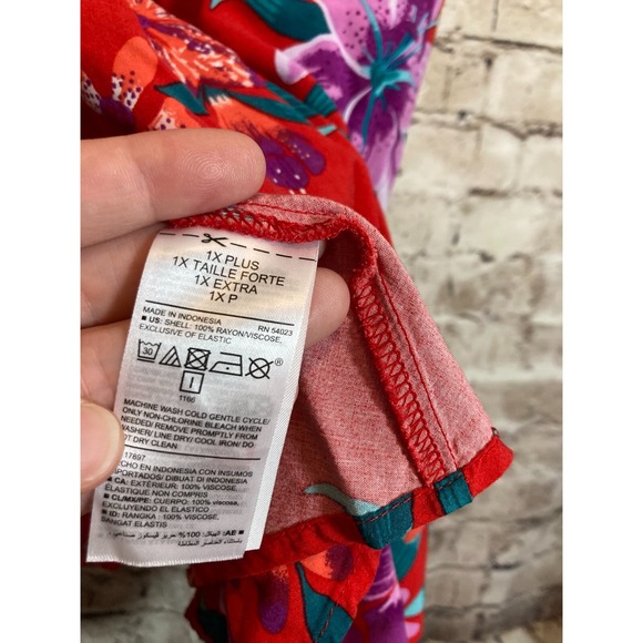Old Navy Cami Dress Womens 1X Red Floral Tropical Smocked Back Babydoll Plus - Picture 13 of 13